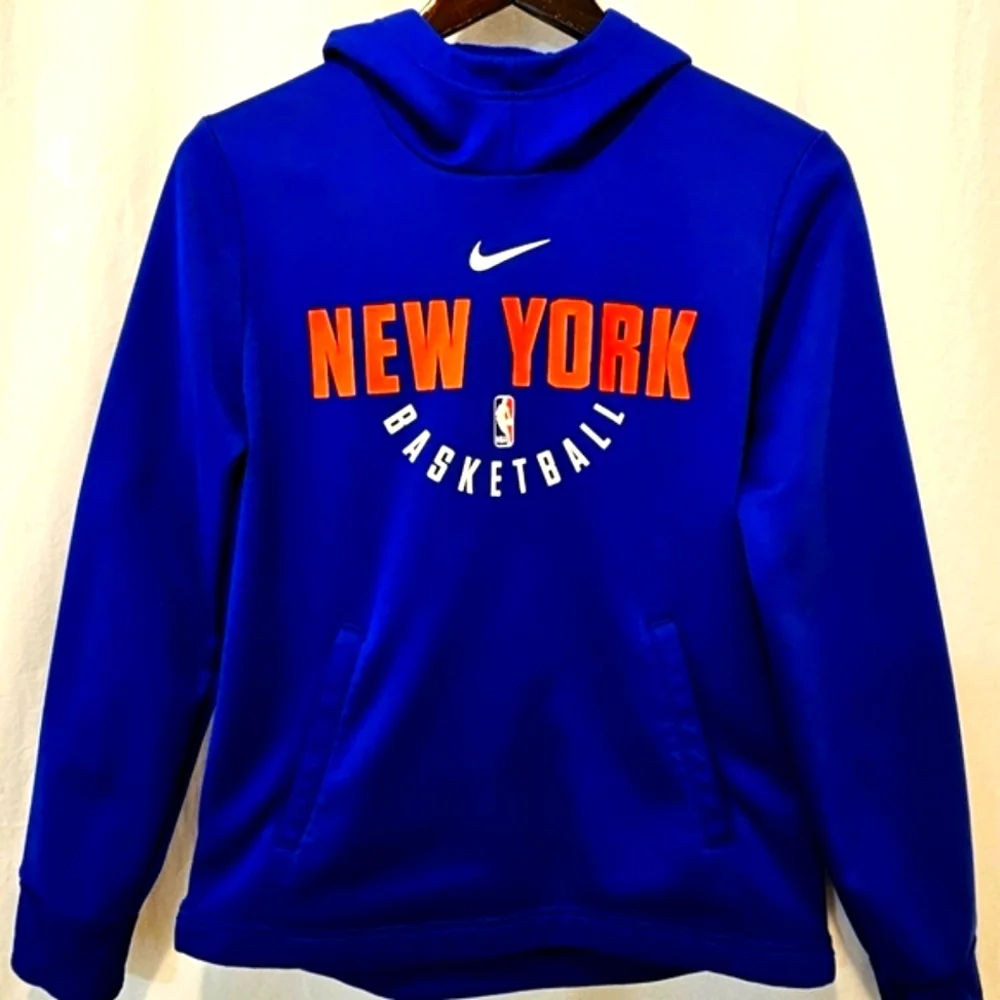Nike NBA New York Basketball Hoodie - Picture 13 of 15